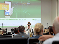 Anke Richter-Scheer, stellvertretende Vorstandsvorsitzende der KVWL, informierte am Montag über den aktuellen Stand zur Einführung der elektronischen Patientenakte. Dabei gab sie auch Einblicke direkt aus ihrem Praxisalltag